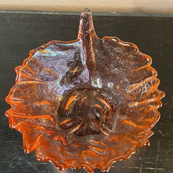 Blenko glass cranberry textured cabbage leaf bowl - Picture 9 of 10